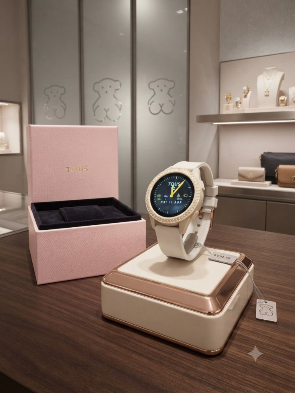 ✨ TOUS Smartwatch White Silicone Strap Textured Bear Bezel | Excellent Condition